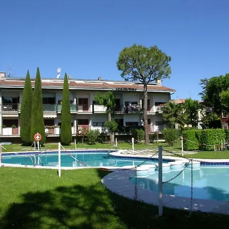 Genziana - Con Vista Piscina E Garage Apartment *