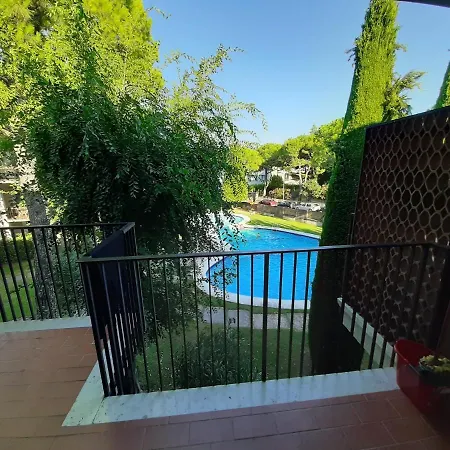 Genziana - Con Vista Piscina E Garage *